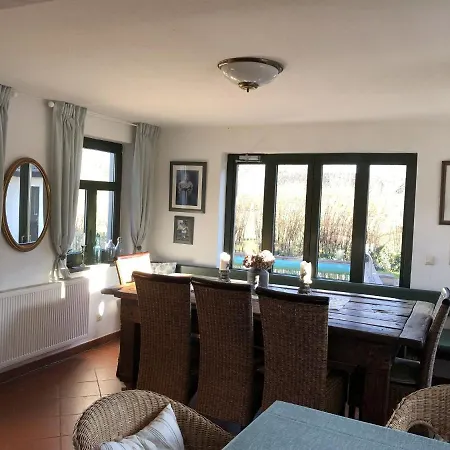 Mit Schwimmbad In Dargun *