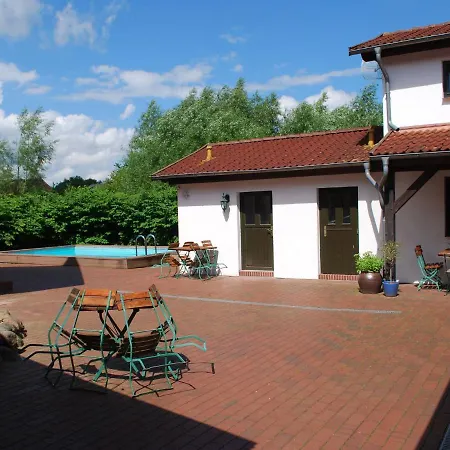 Mit Schwimmbad In Dargun *